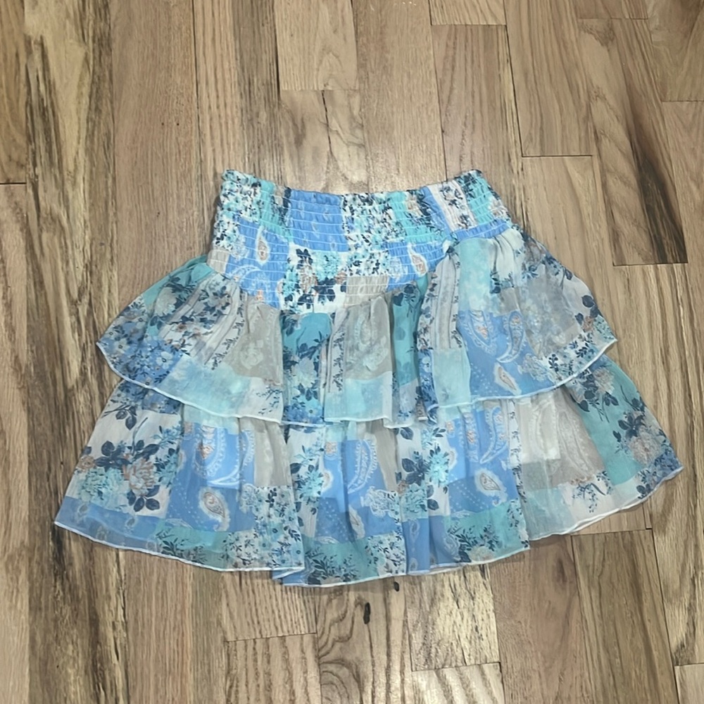 I’ve never used before. Brand new and pretty blue flowers pattern.